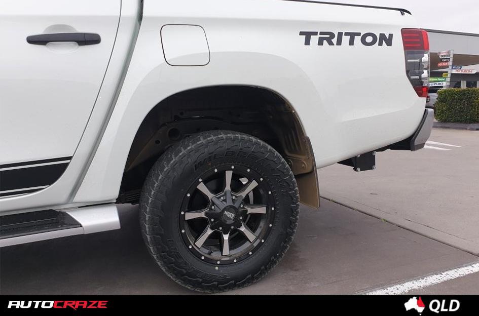 MITSUBISHI TRITON MO970 GLOSS BLACK MACHINED FACE